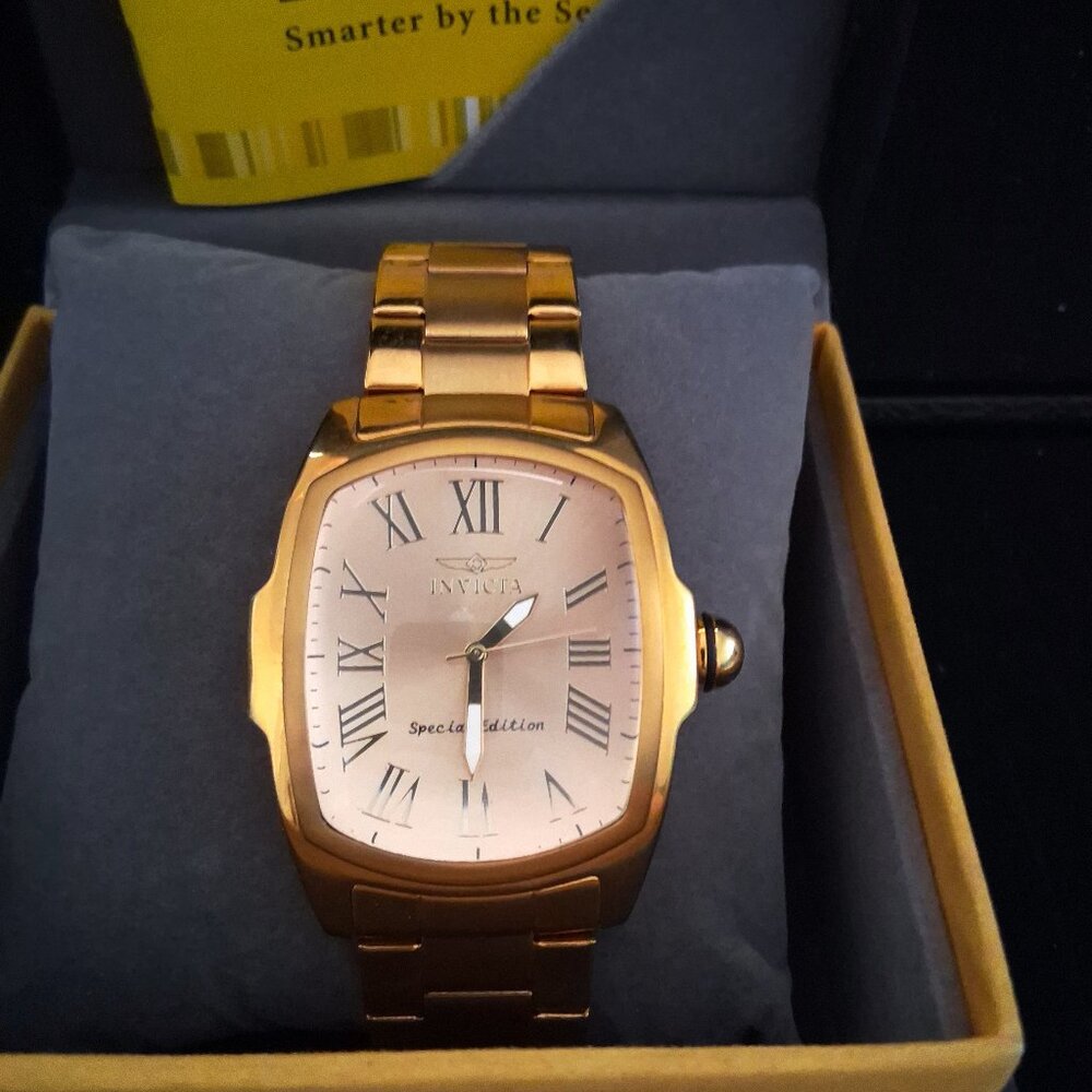 EUC Invicta Lupah Model 15192 Special Edition Men's Watch in Original Box